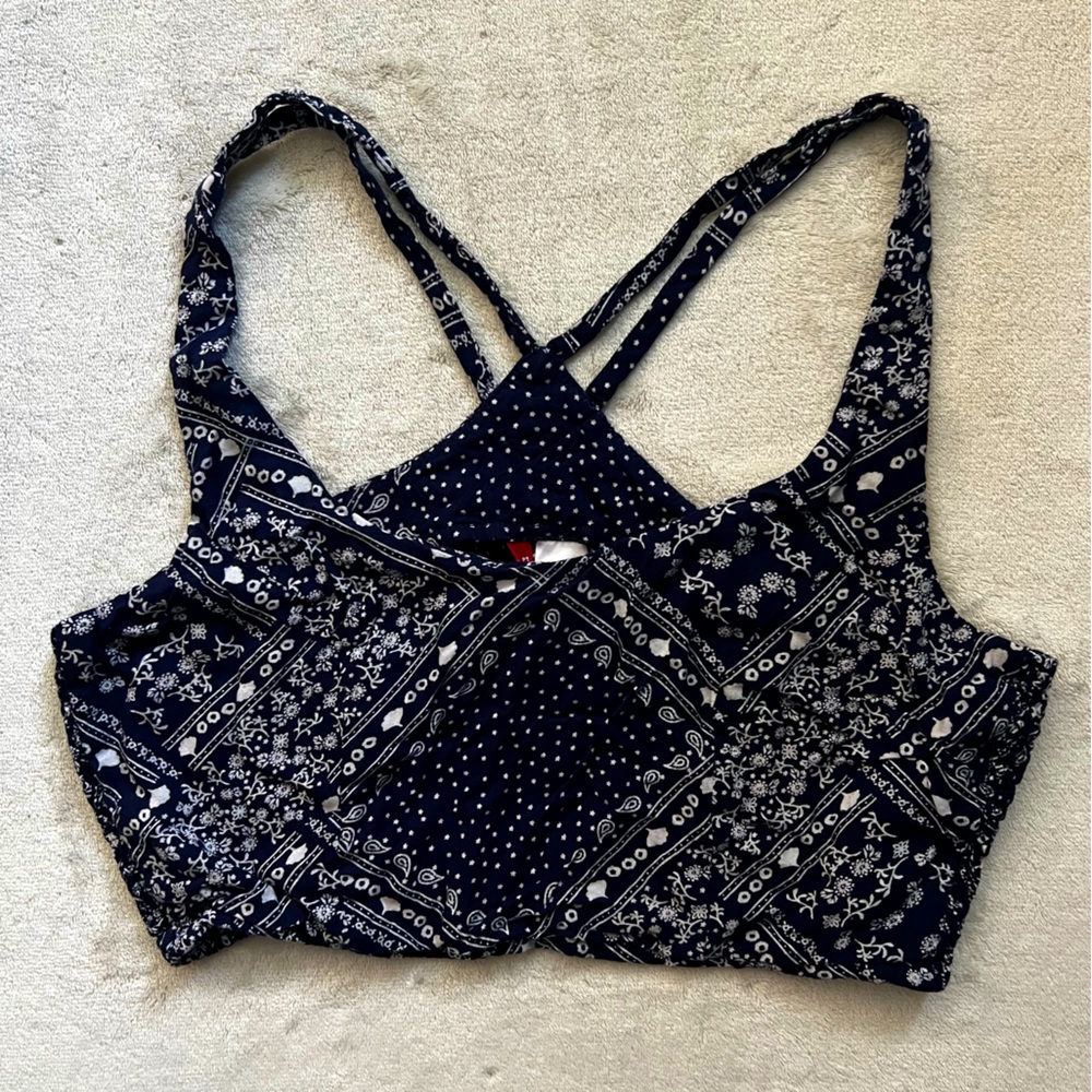❌SOLD❌ H&M Divided Blue Paisley Bandana Print Crop Top